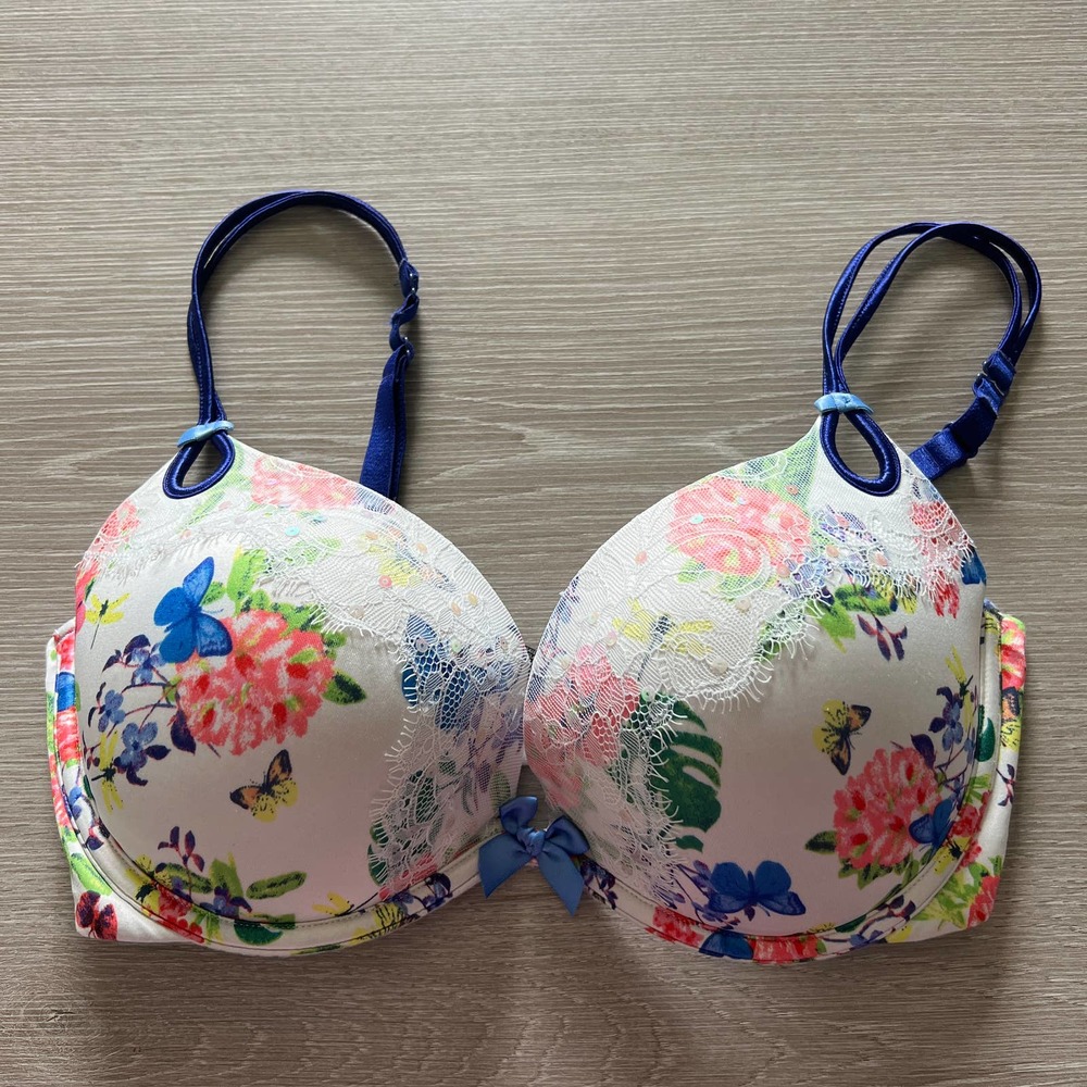 Victoria Secret 34DD Push-Up Bra